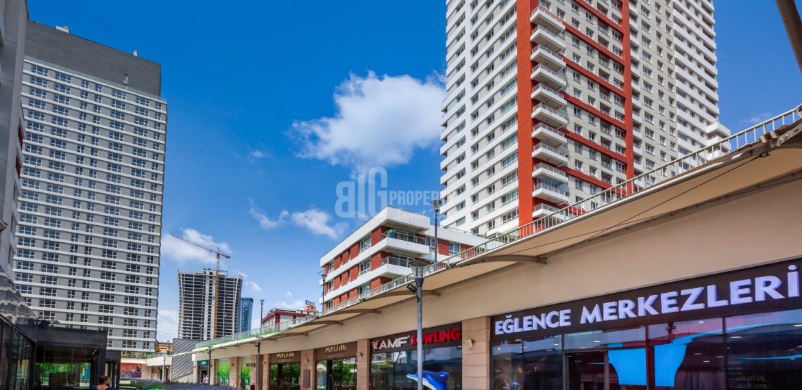 Family properties has shopping mall for sale in İstanbul Güneşl