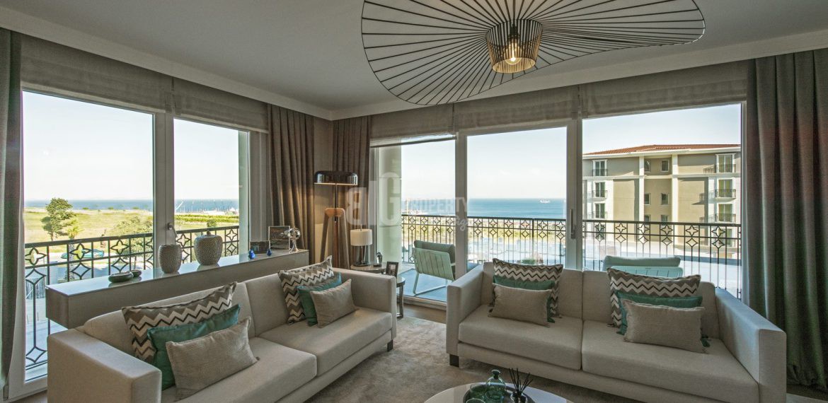 High quality Villas for sale with horizon sea view in Istanbul Beylikduzu