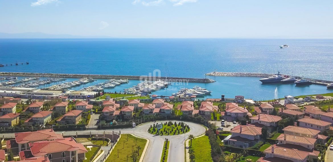 Luxury Sea View Villas and Aparments for sale with Amazing Marina in Istanbul