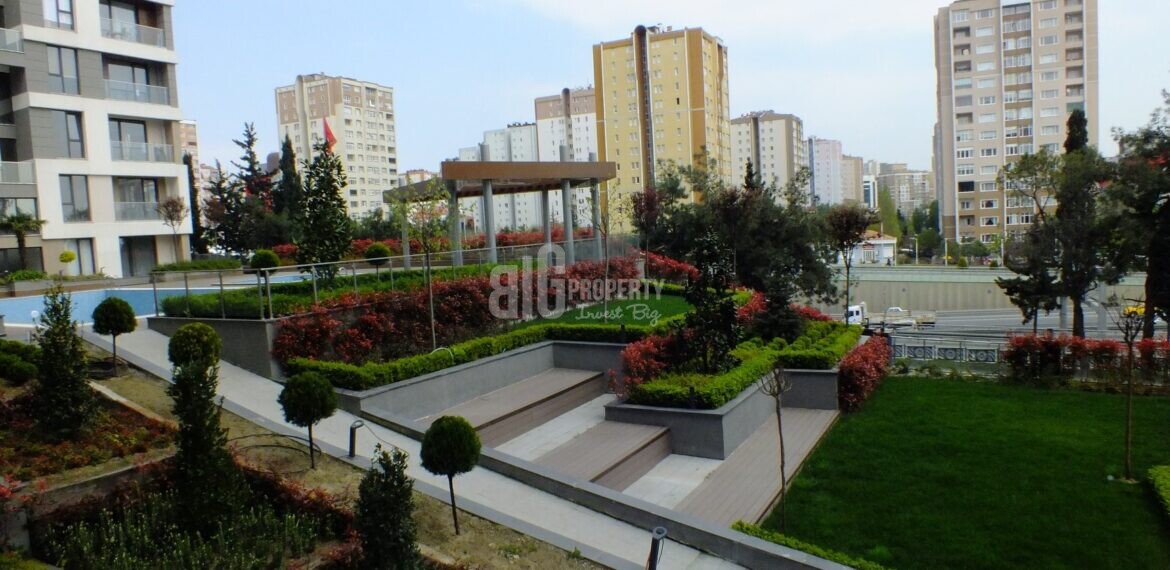 İstanbul West side for sale with resale price connected metrobus in Beylikduzu