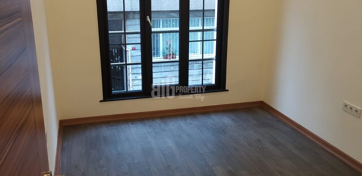 Building property for sale with rent guarantee in fatih istanbul with Turkish citizenship