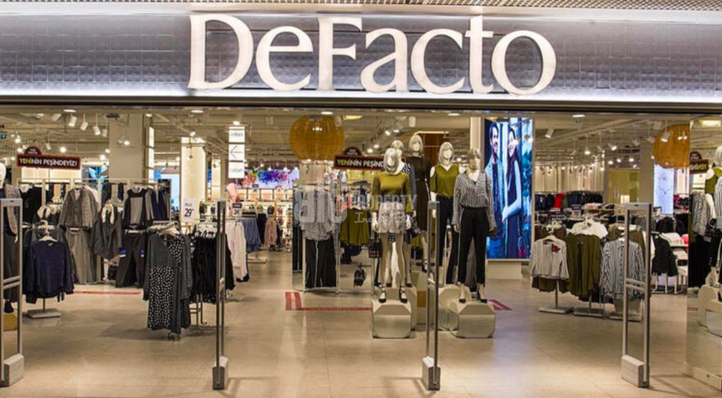 Famous clothes brand DeFacto shop for SALE with tenant rent in Istanbul