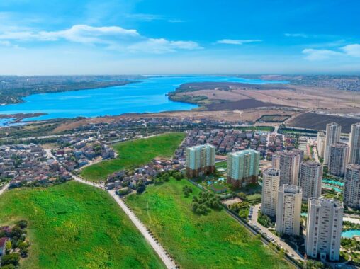 Apartments in Istanbul with Lake View